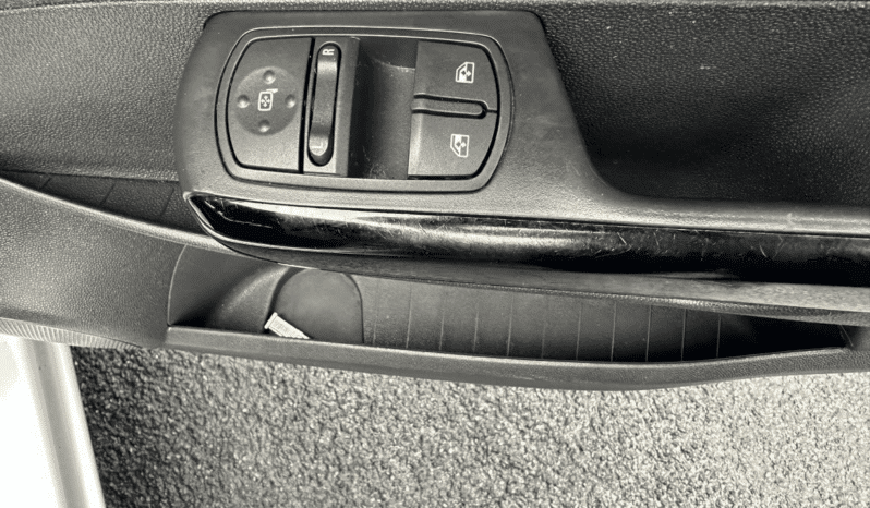 GR Auto Dealer Vauxhall (13)